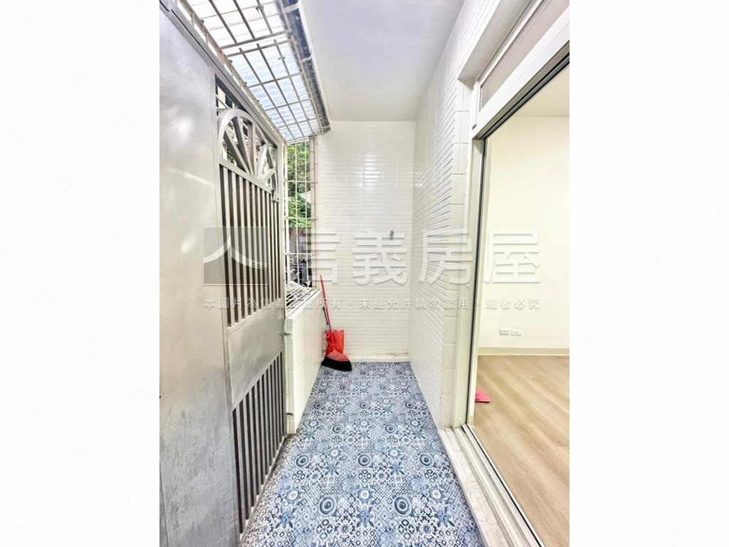 【一樓】邊間三房方便停車房屋室內格局與周邊環境