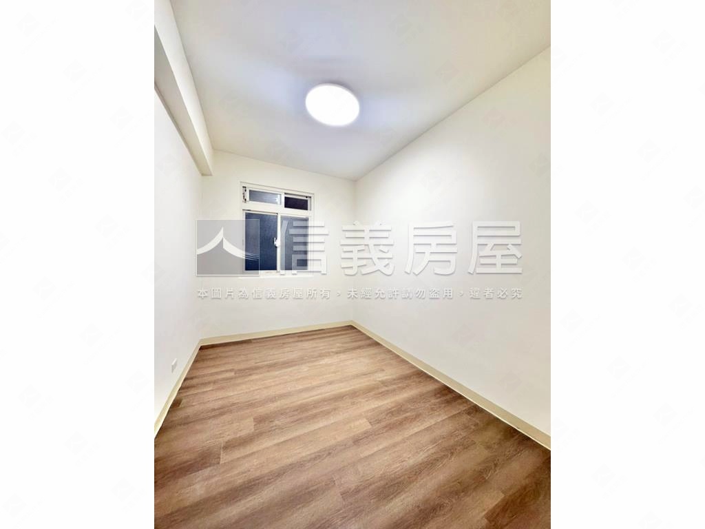 【一樓】邊間三房方便停車房屋室內格局與周邊環境