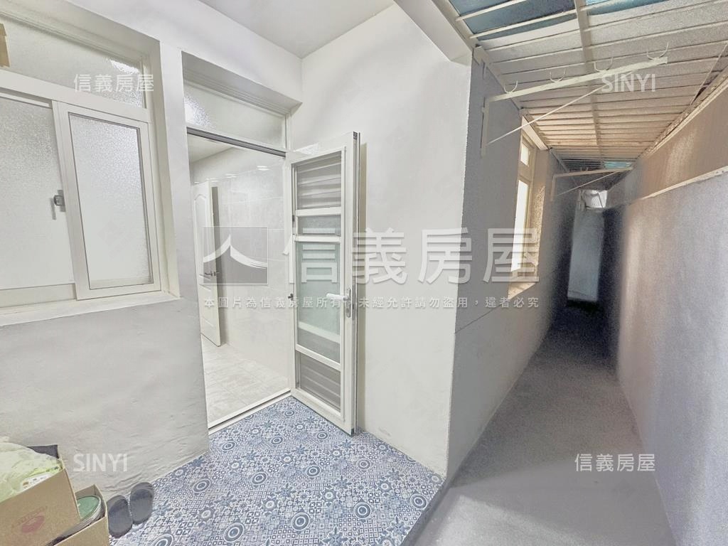 【一樓】邊間三房方便停車房屋室內格局與周邊環境