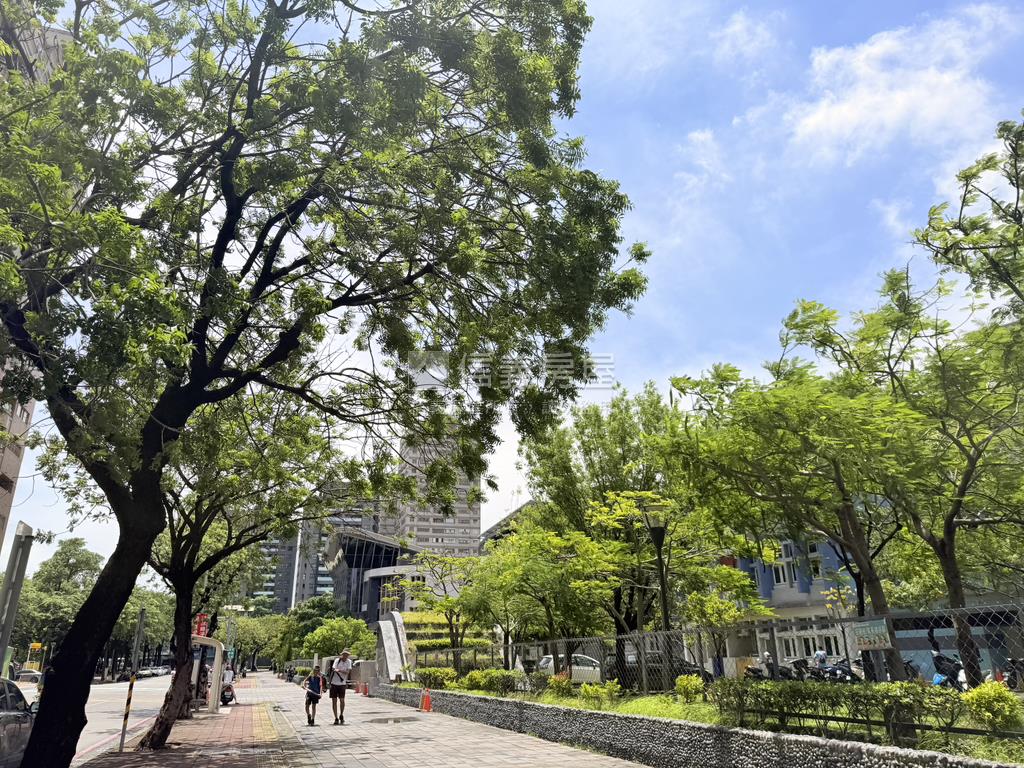 河堤·弘揚溫馨三房平車房屋室內格局與周邊環境