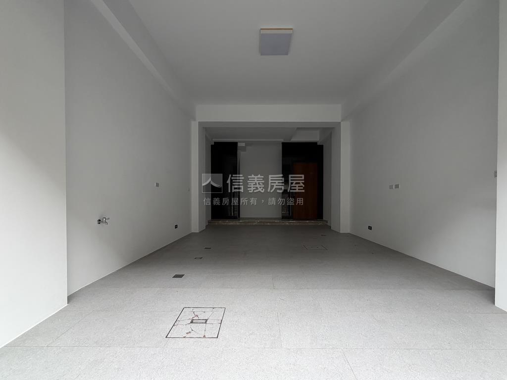 東區全新未住車墅房屋室內格局與周邊環境