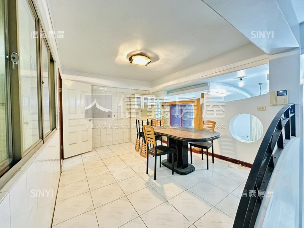 西賢優質邊間透天房屋室內格局與周邊環境