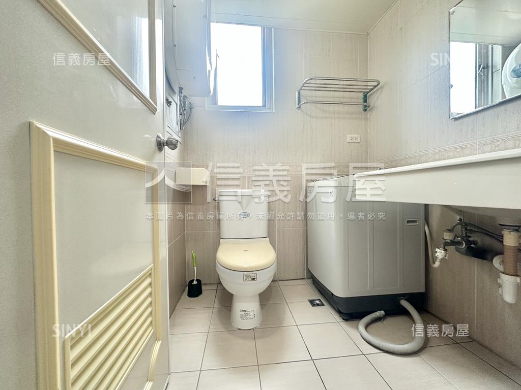 台茂旁稀有套房車位房屋室內格局與周邊環境