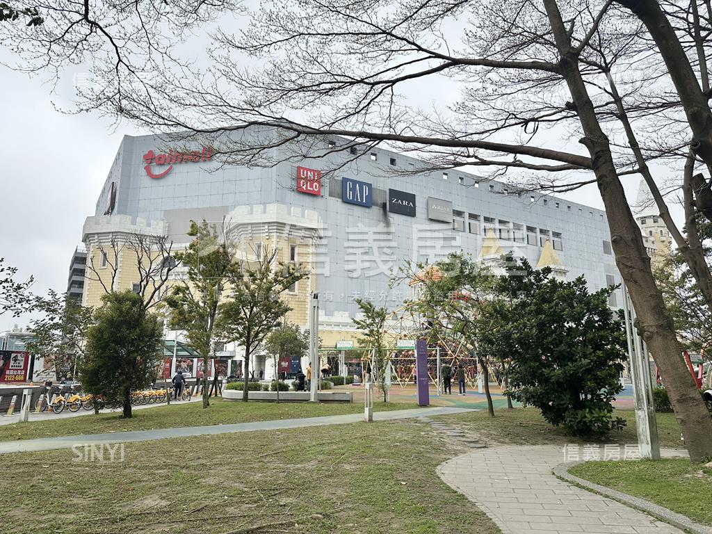 台茂旁稀有套房車位房屋室內格局與周邊環境