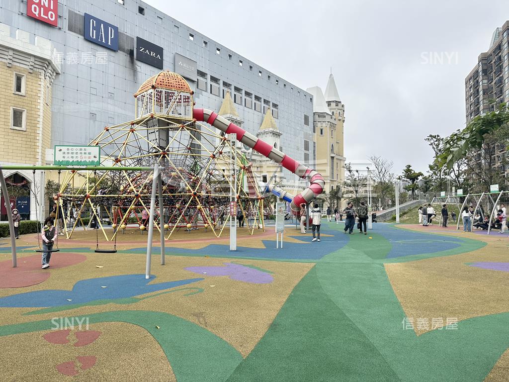 台茂旁稀有套房車位房屋室內格局與周邊環境