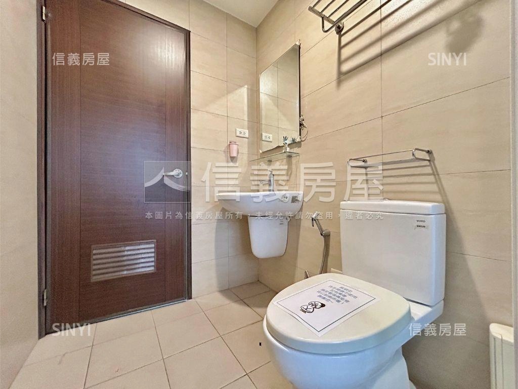 宏觀三房平面車位房屋室內格局與周邊環境