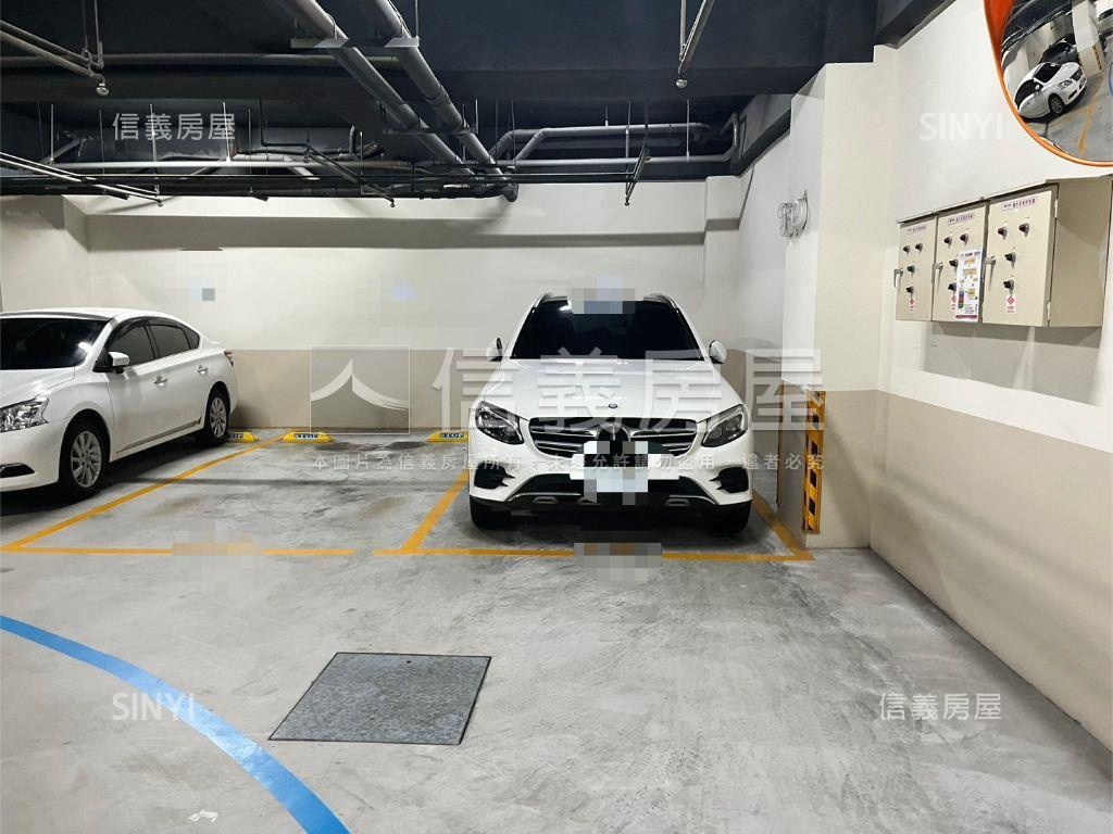 宏觀三房平面車位房屋室內格局與周邊環境