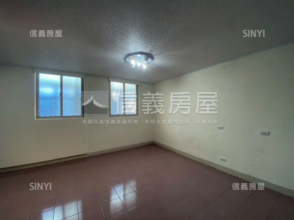 山仔頂整理邊間透天房屋室內格局與周邊環境