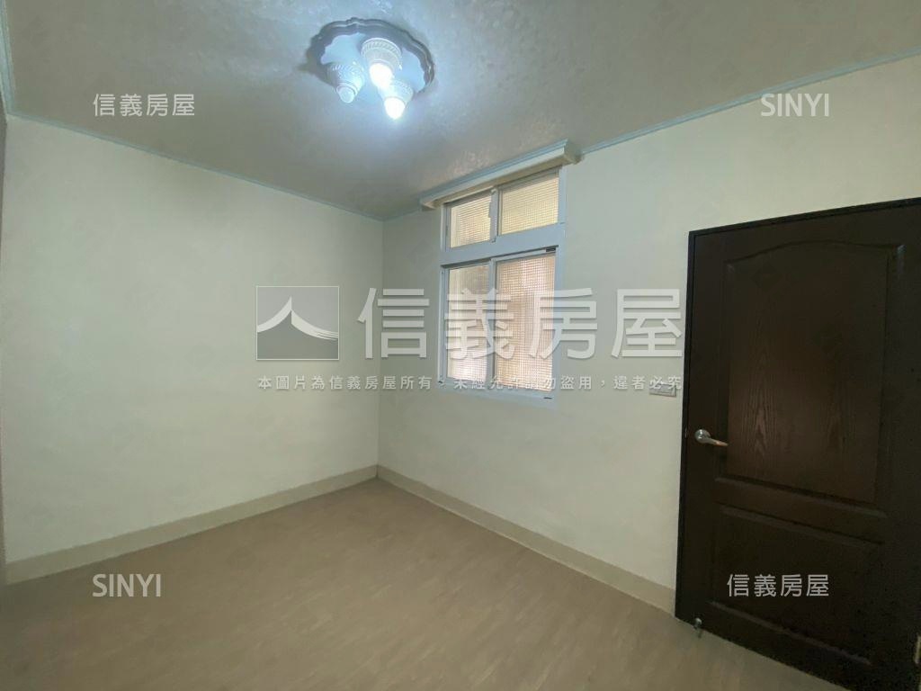 山仔頂整理邊間透天房屋室內格局與周邊環境