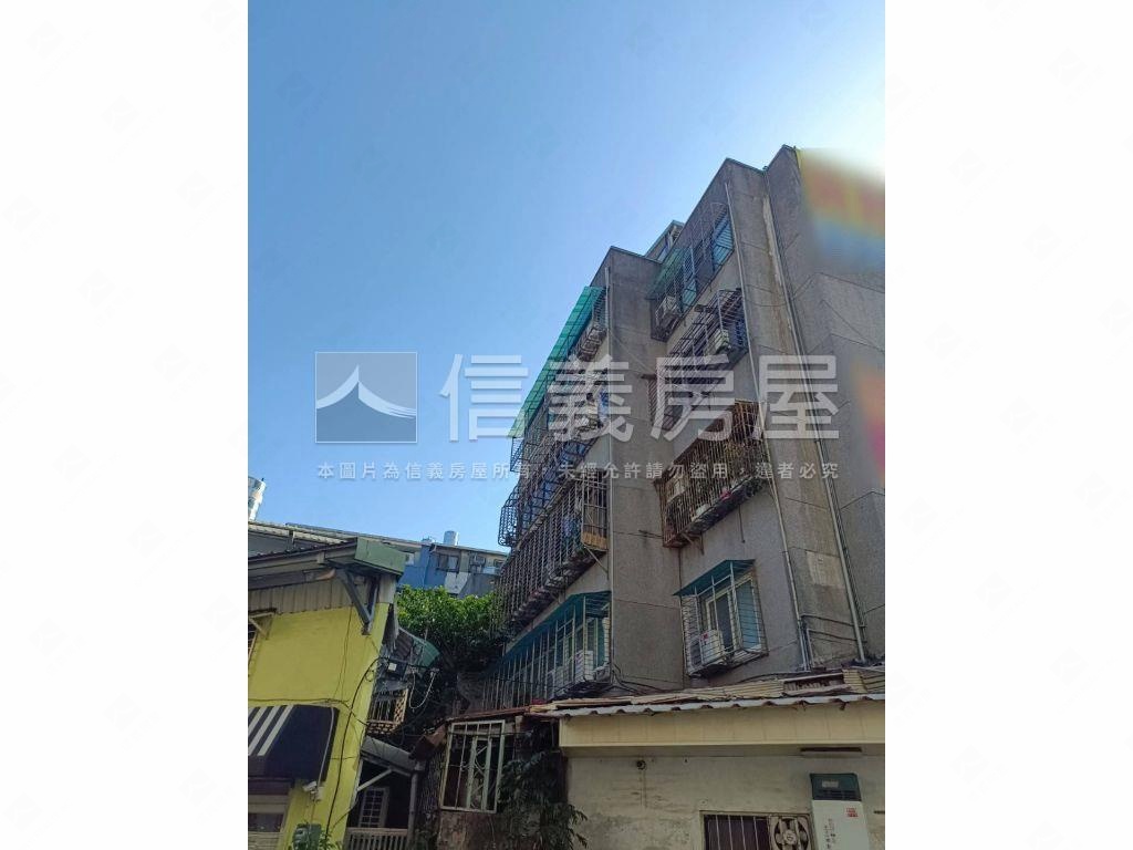 中正稀有大土地透天房屋室內格局與周邊環境