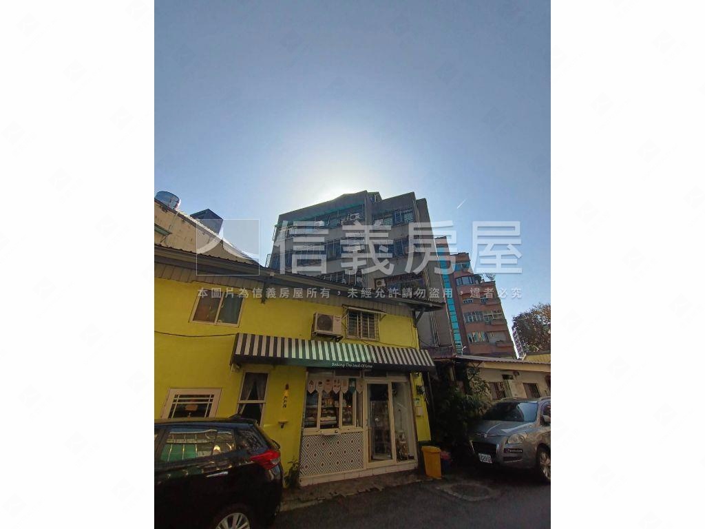 中正稀有大土地透天房屋室內格局與周邊環境