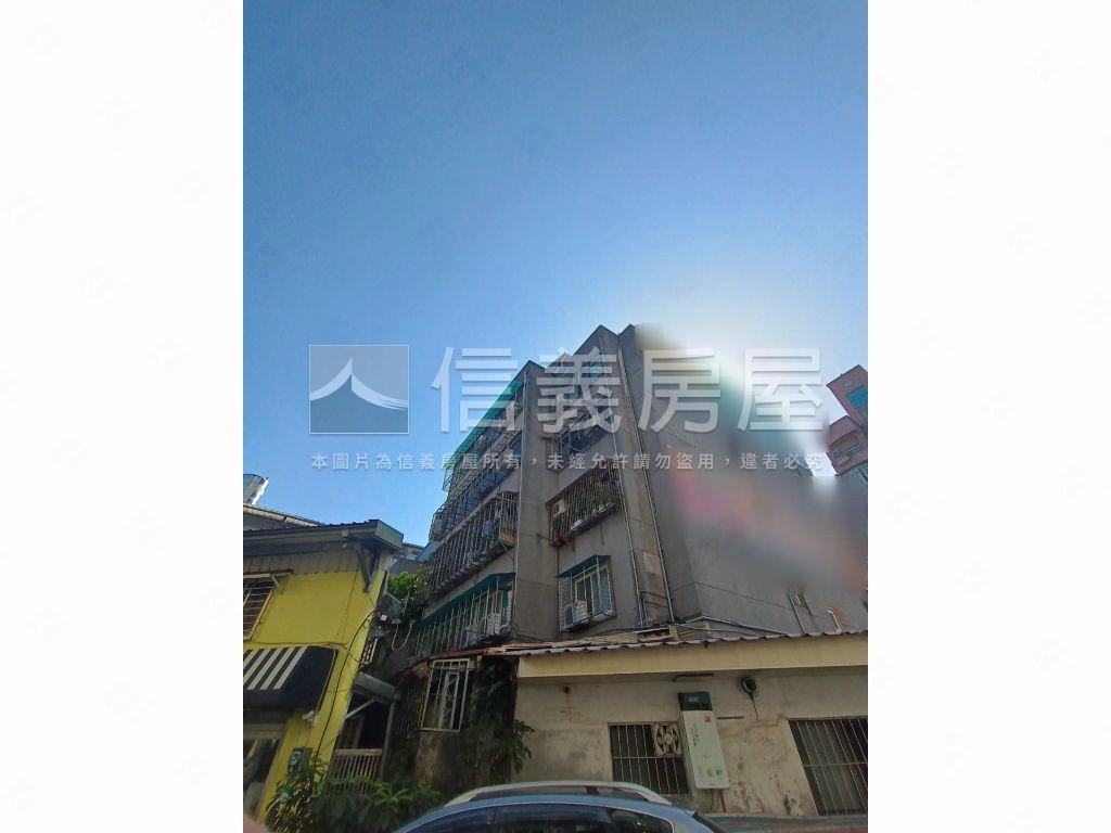 中正稀有大土地透天房屋室內格局與周邊環境