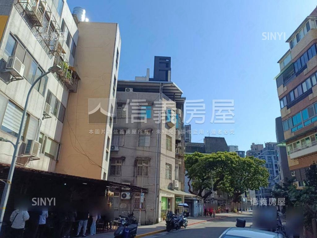 中正稀有大土地透天房屋室內格局與周邊環境