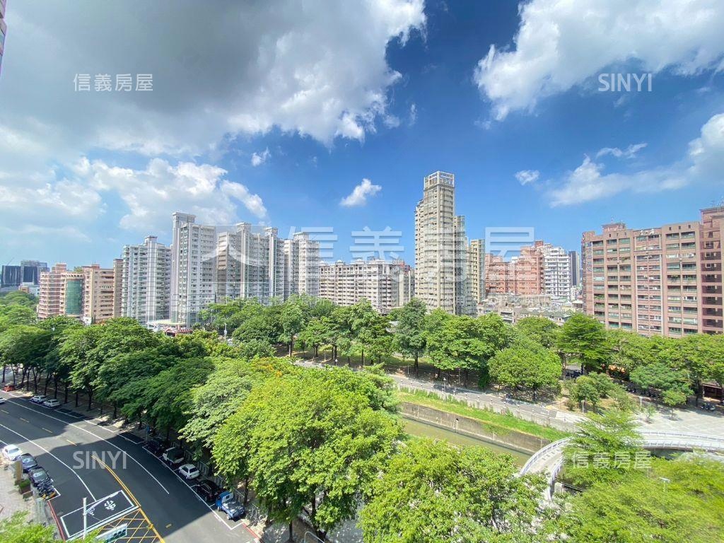 河堤公園明亮四房附車位房屋室內格局與周邊環境