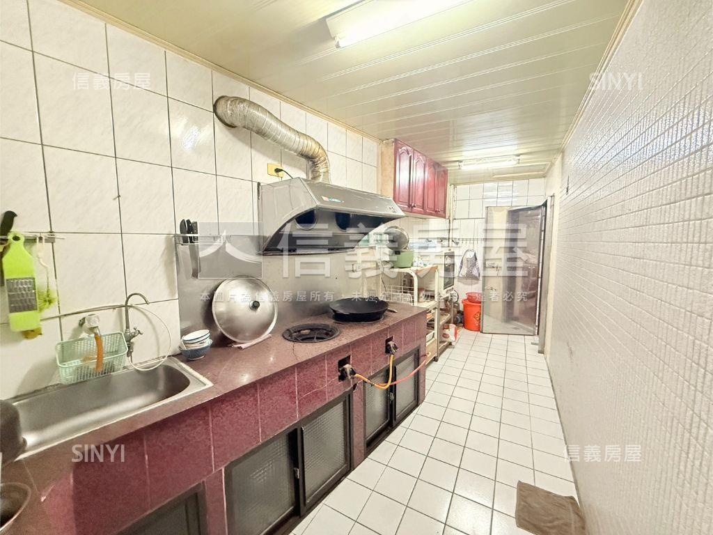 大福街邊間透天房屋室內格局與周邊環境