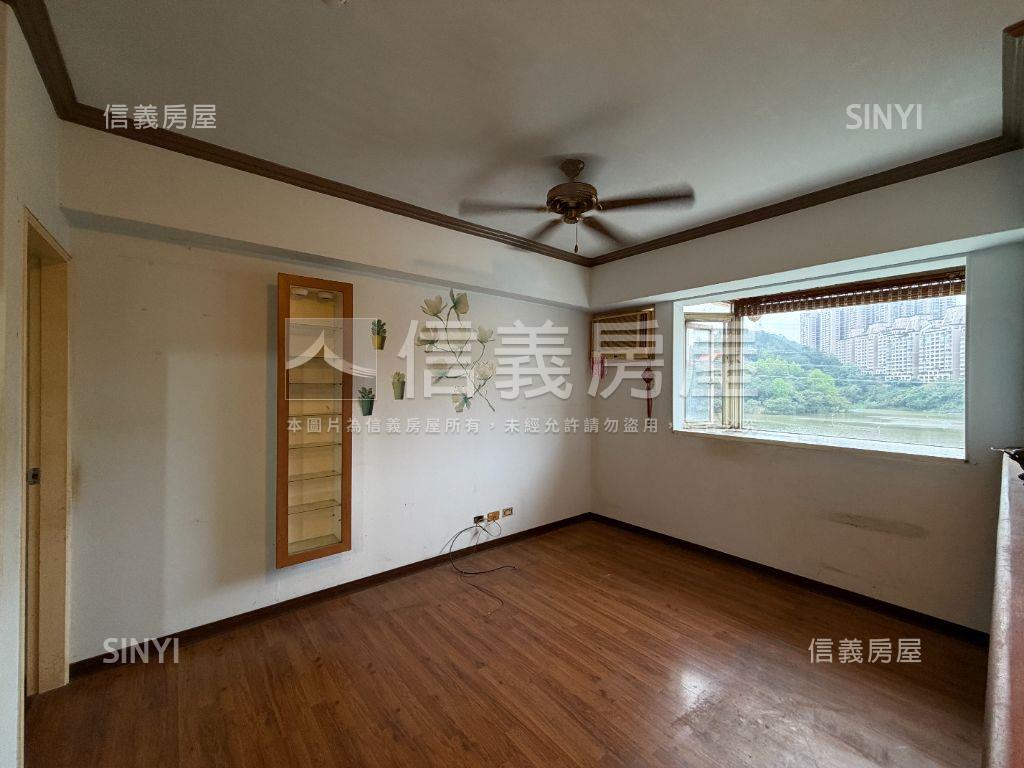 明峰湖景華廈小資次高樓房屋室內格局與周邊環境