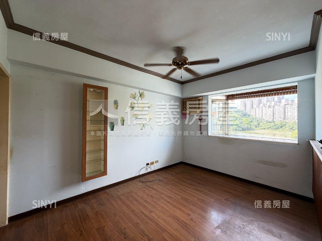 明峰湖景華廈小資次高樓房屋室內格局與周邊環境