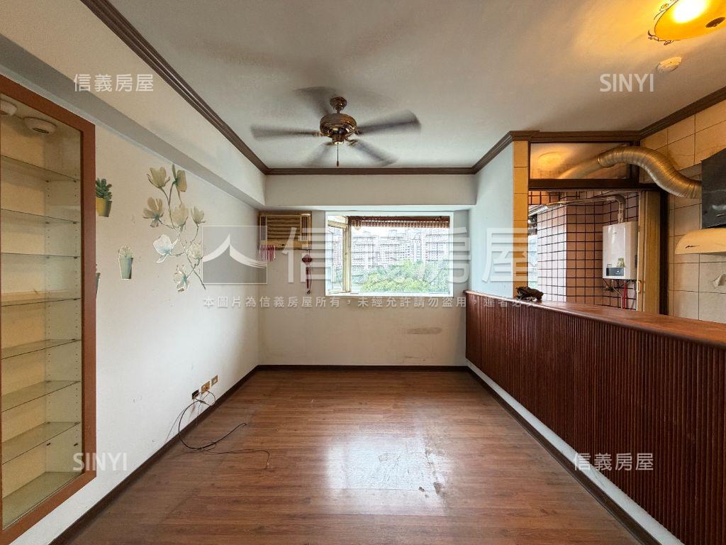 明峰湖景華廈小資次高樓房屋室內格局與周邊環境