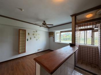 明峰湖景華廈小資次高樓