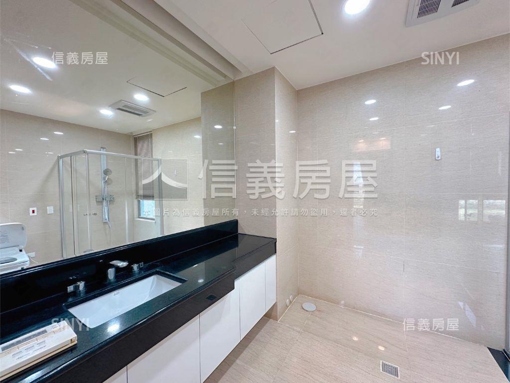 青川之上高樓視野河岸宅房屋室內格局與周邊環境