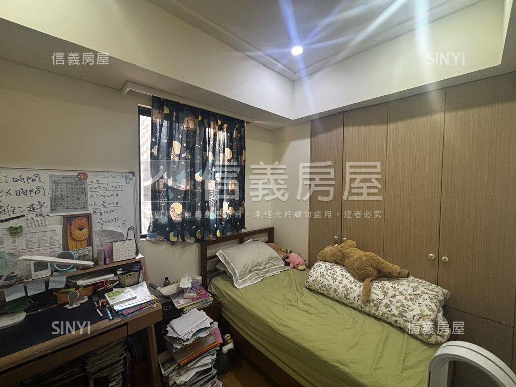 昇陽明四房雙車位房屋室內格局與周邊環境