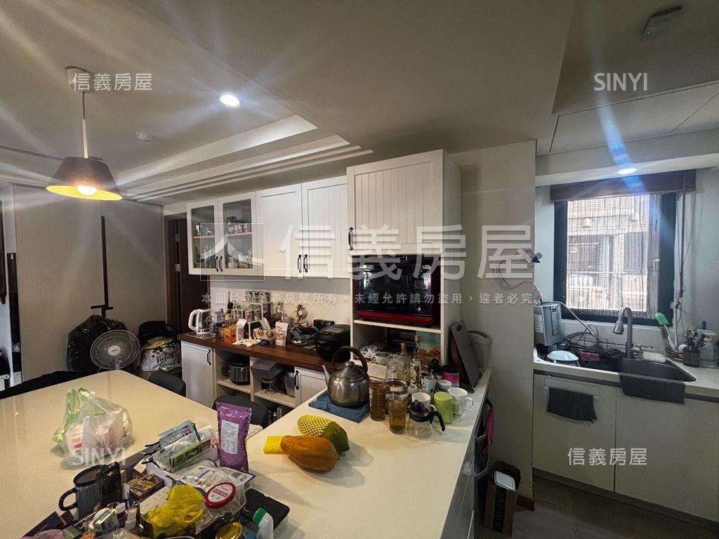 昇陽明四房雙車位房屋室內格局與周邊環境