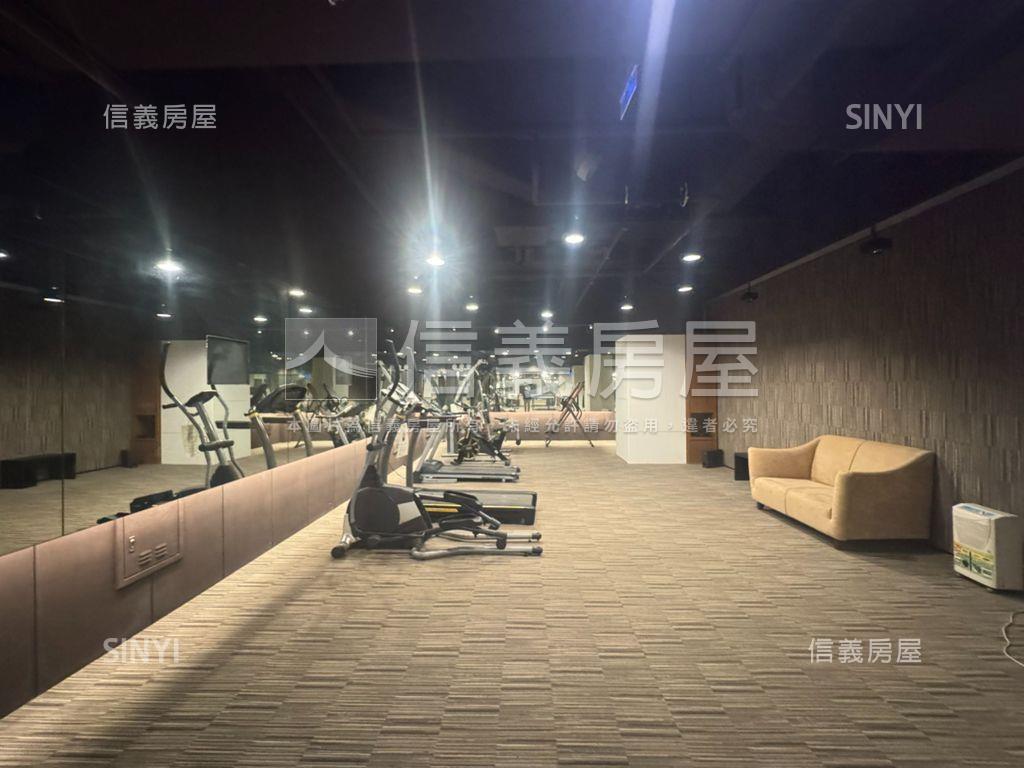 昇陽明四房雙車位房屋室內格局與周邊環境