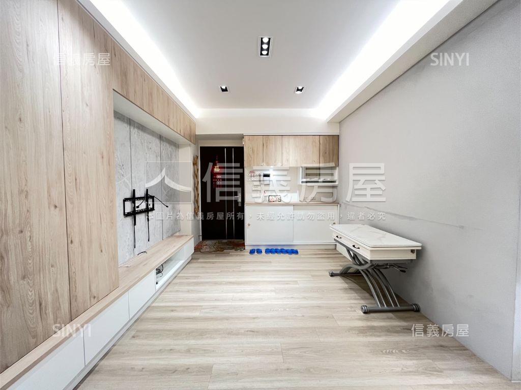 新邨～邊間採光電梯２房房屋室內格局與周邊環境