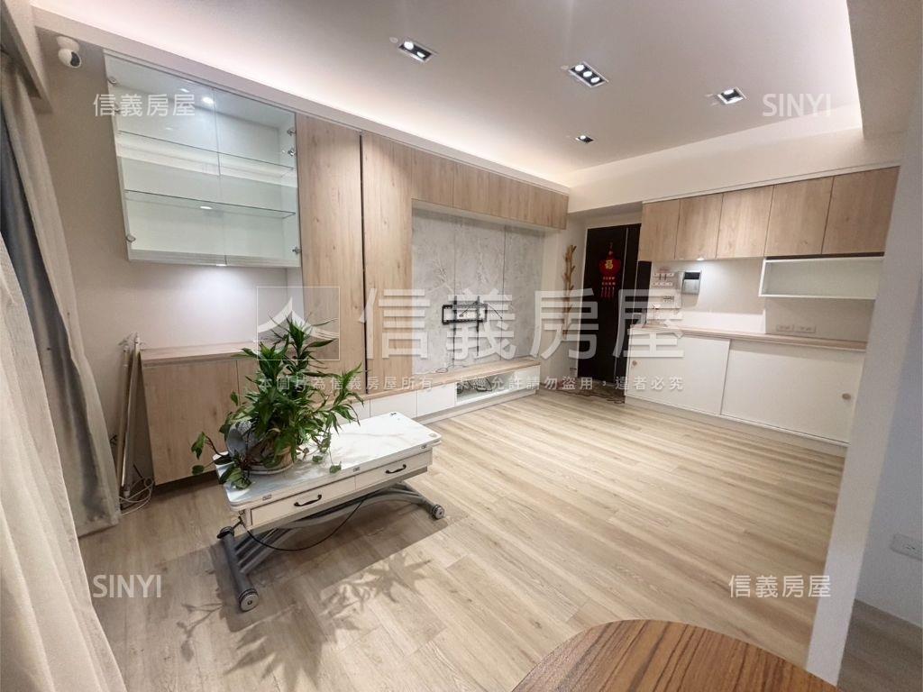 新邨～邊間採光電梯２房房屋室內格局與周邊環境