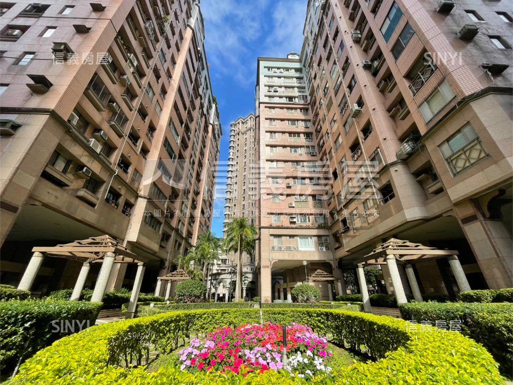 新邨～邊間採光電梯２房房屋室內格局與周邊環境