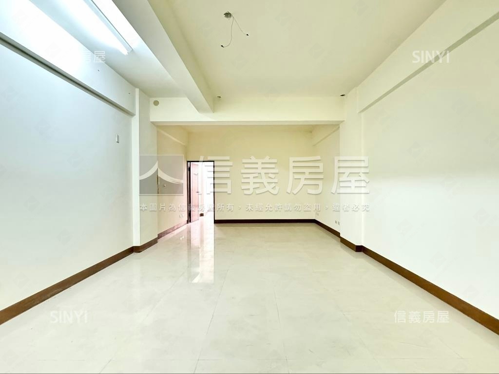左營收租電梯透店房屋室內格局與周邊環境