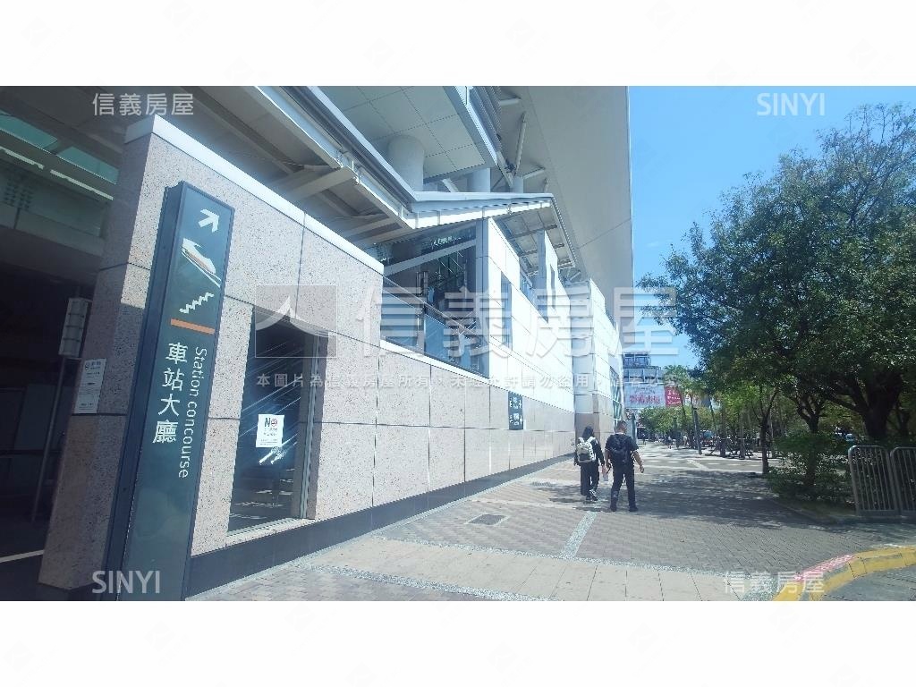 左營收租電梯透店房屋室內格局與周邊環境