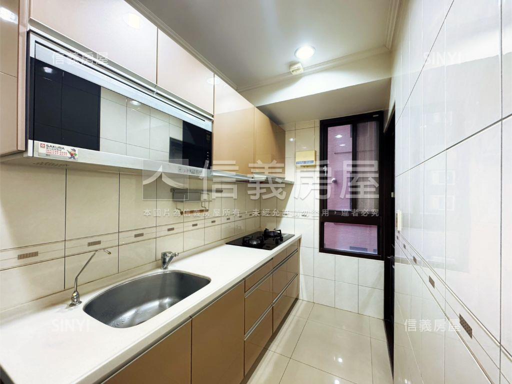 正農十六。堅山大世紀三房房屋室內格局與周邊環境