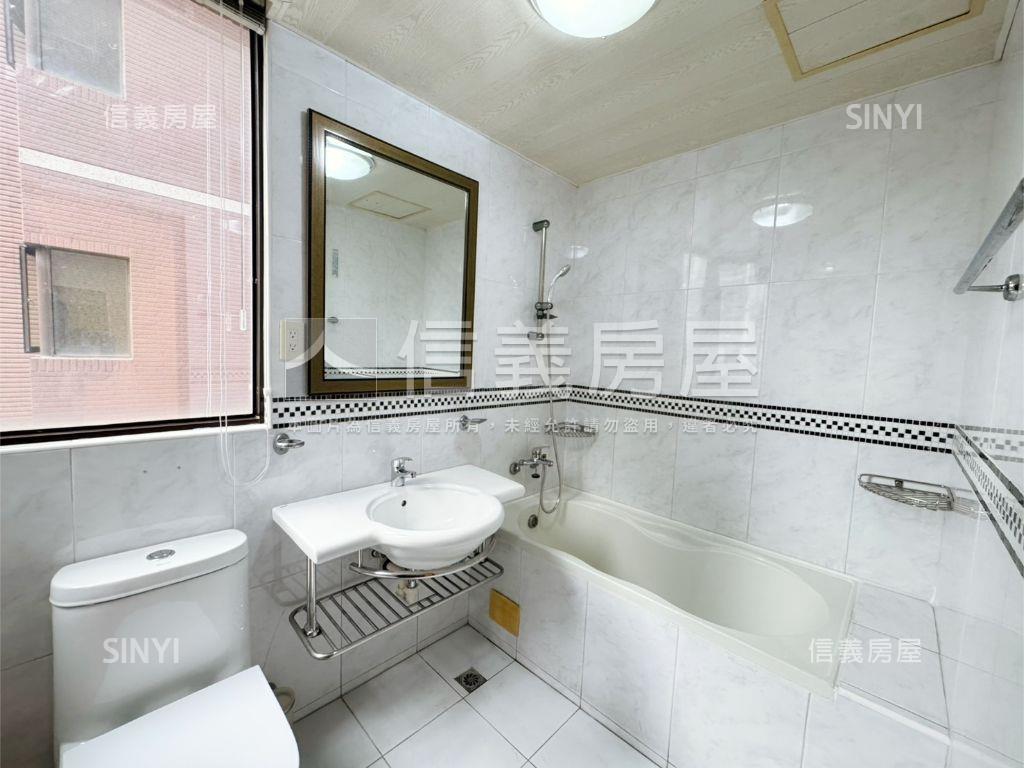 正農十六。堅山大世紀三房房屋室內格局與周邊環境