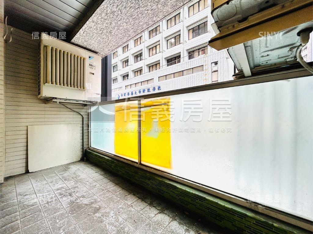 內湖捷運嶄新聚寶盆大店面房屋室內格局與周邊環境