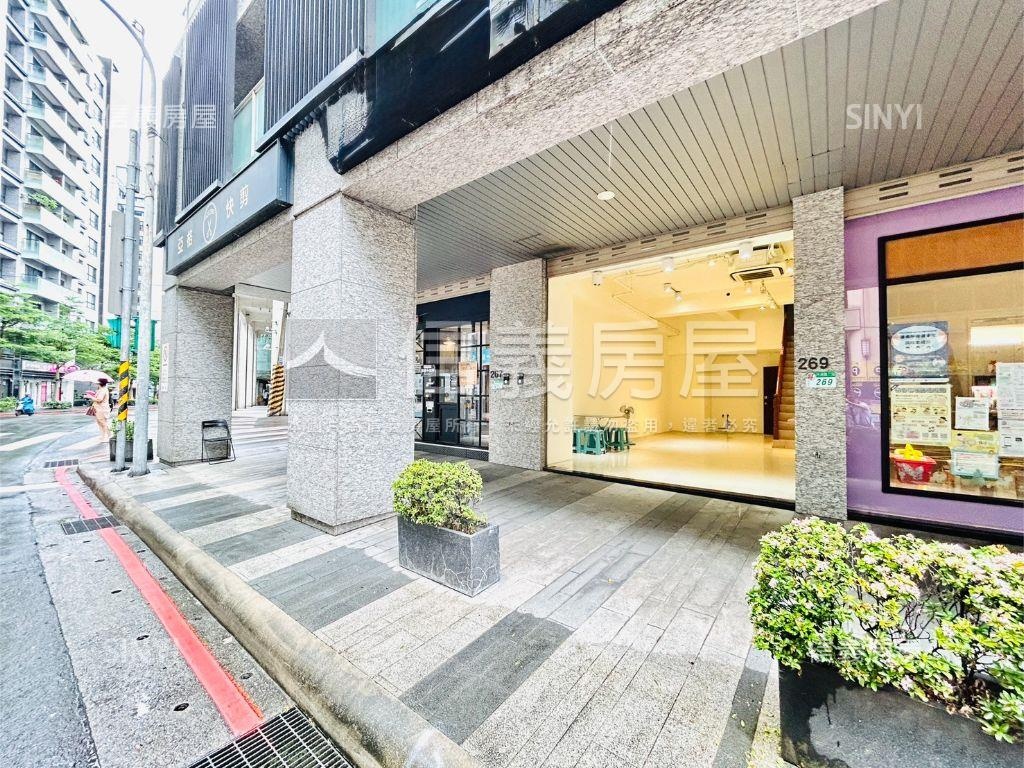 內湖捷運嶄新聚寶盆大店面房屋室內格局與周邊環境