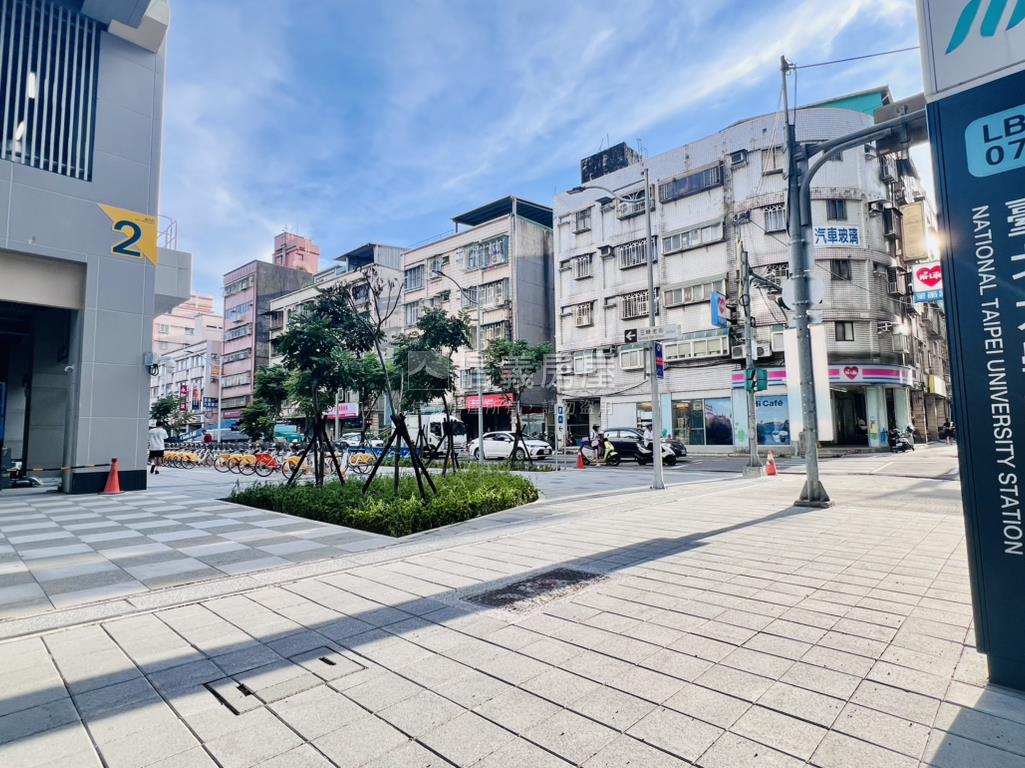 復興路‧燙金店面房屋室內格局與周邊環境