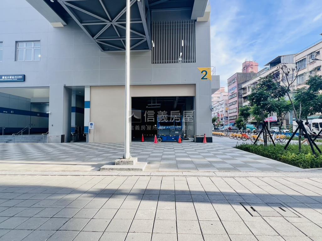 復興路‧燙金店面房屋室內格局與周邊環境