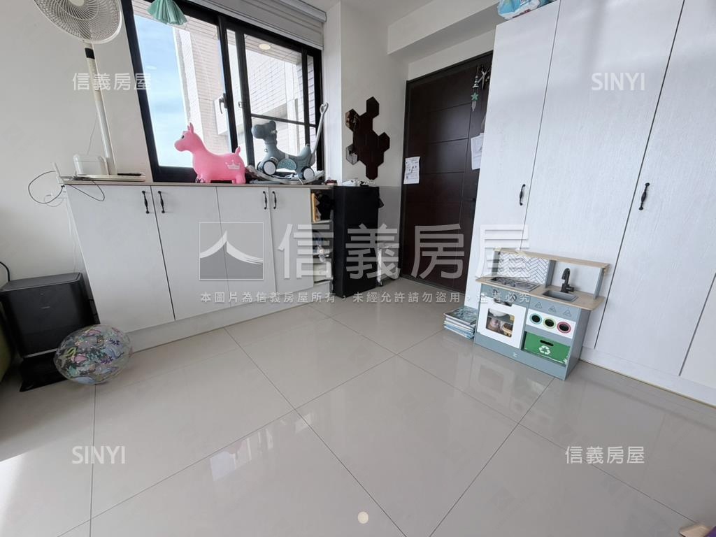 晴川悅河次頂樓採光戶房屋室內格局與周邊環境