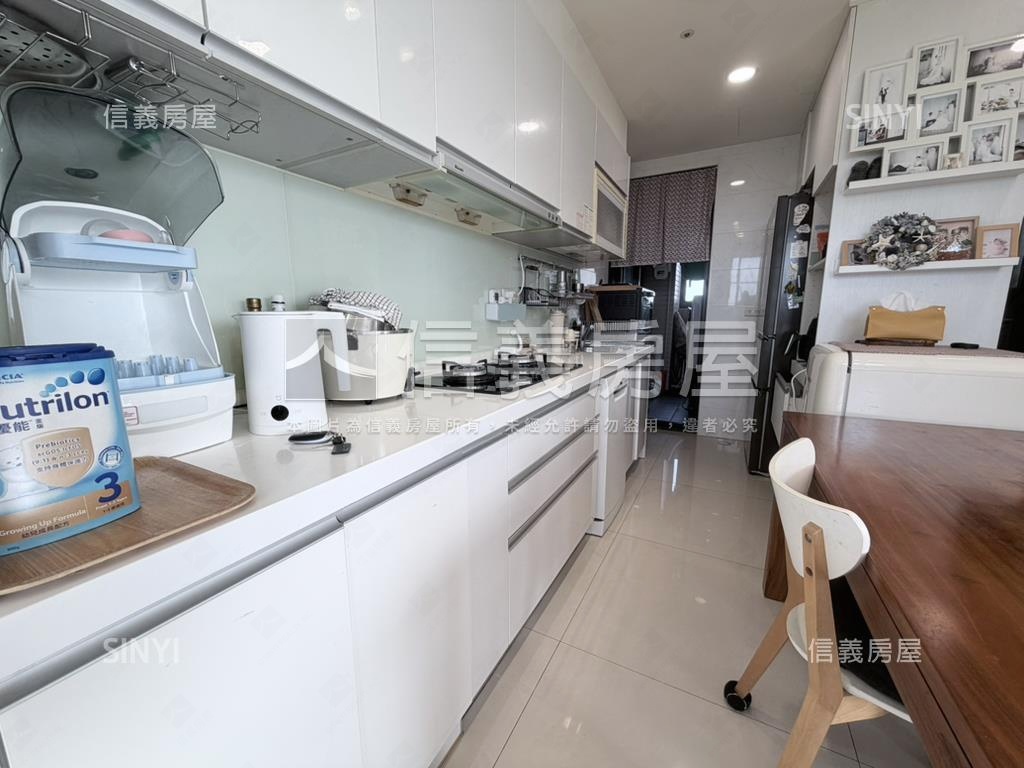 晴川悅河次頂樓採光戶房屋室內格局與周邊環境