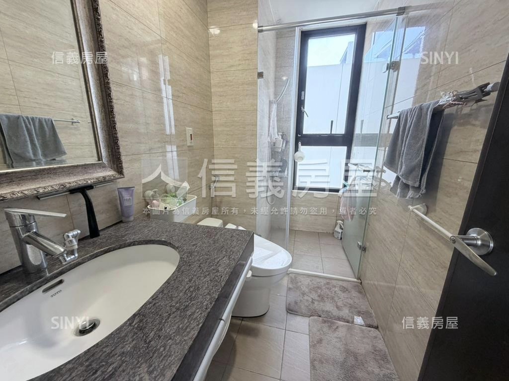 晴川悅河次頂樓採光戶房屋室內格局與周邊環境