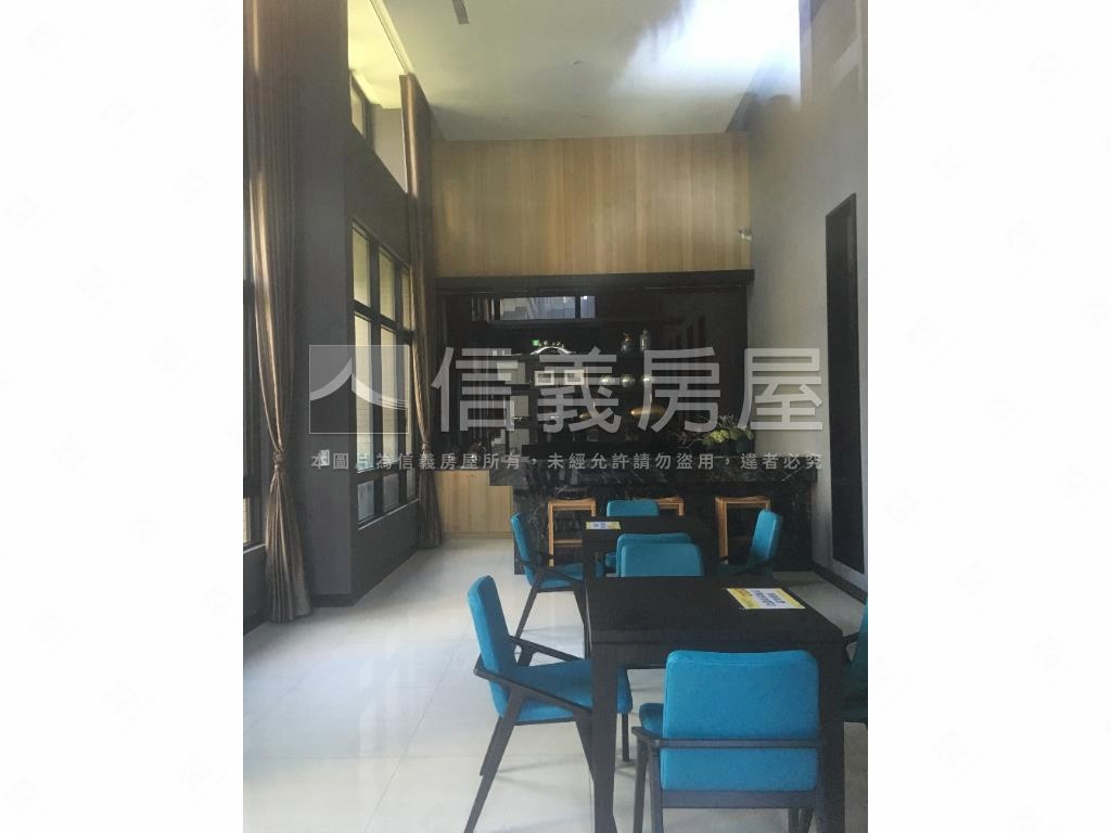 晴川悅河次頂樓採光戶房屋室內格局與周邊環境