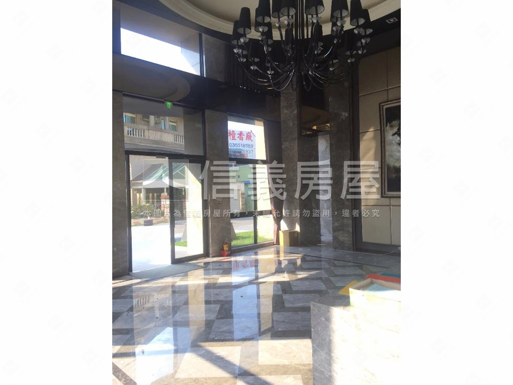 晴川悅河次頂樓採光戶房屋室內格局與周邊環境