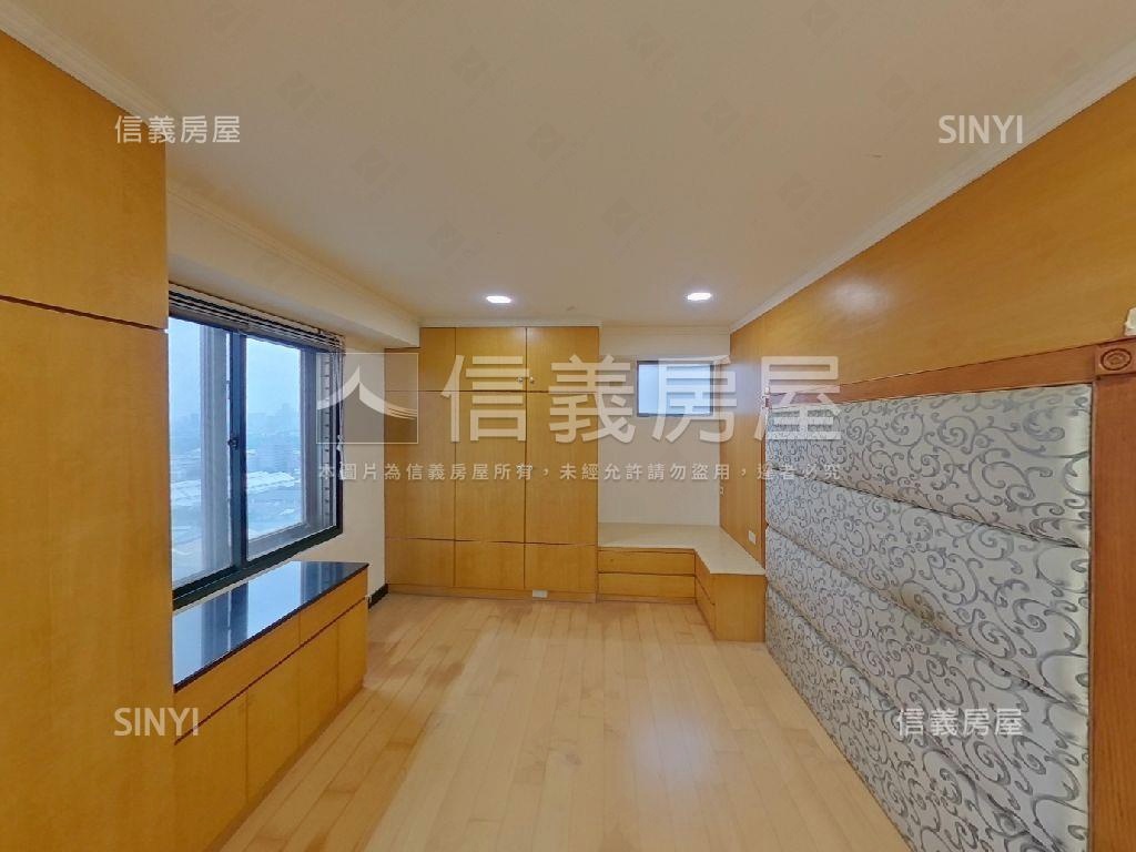 新莊低總價四房車位房屋室內格局與周邊環境