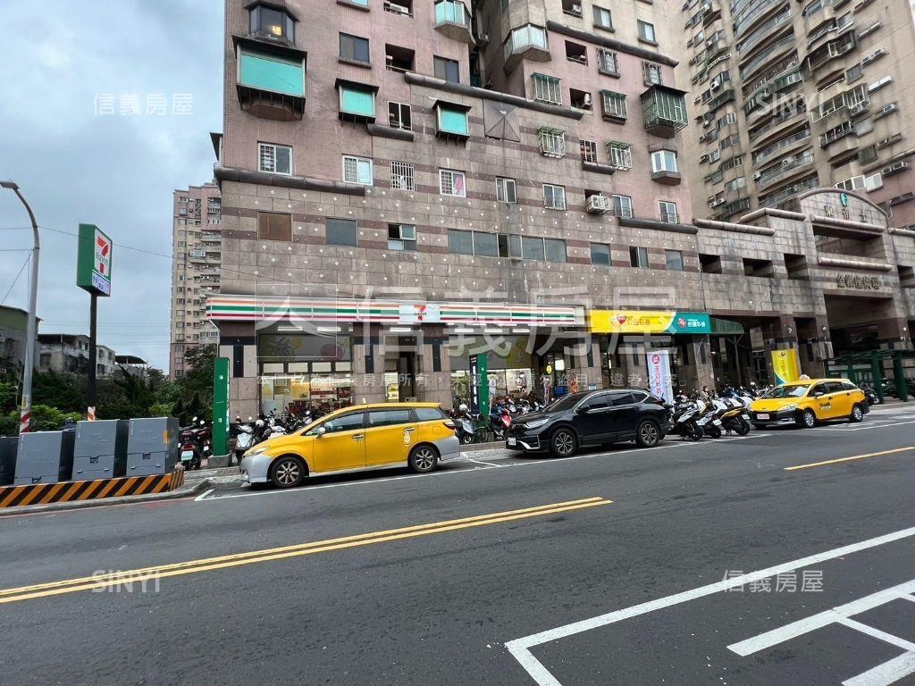新莊低總價四房車位房屋室內格局與周邊環境
