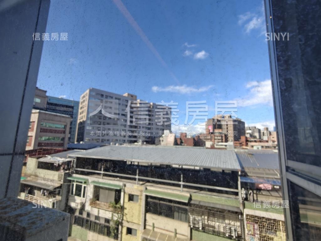 市府捷運邊間富裔館房屋室內格局與周邊環境