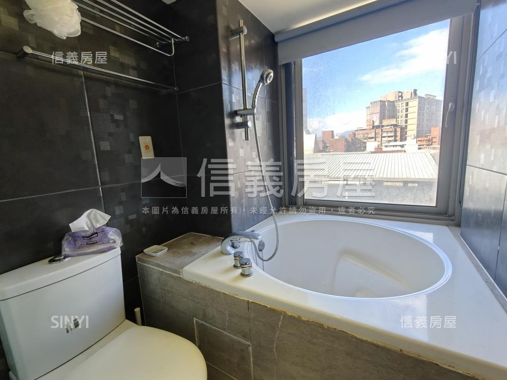 市府捷運邊間富裔館房屋室內格局與周邊環境