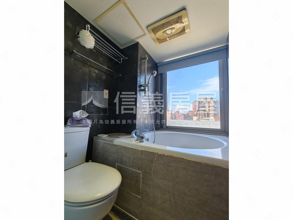 市府捷運邊間富裔館房屋室內格局與周邊環境