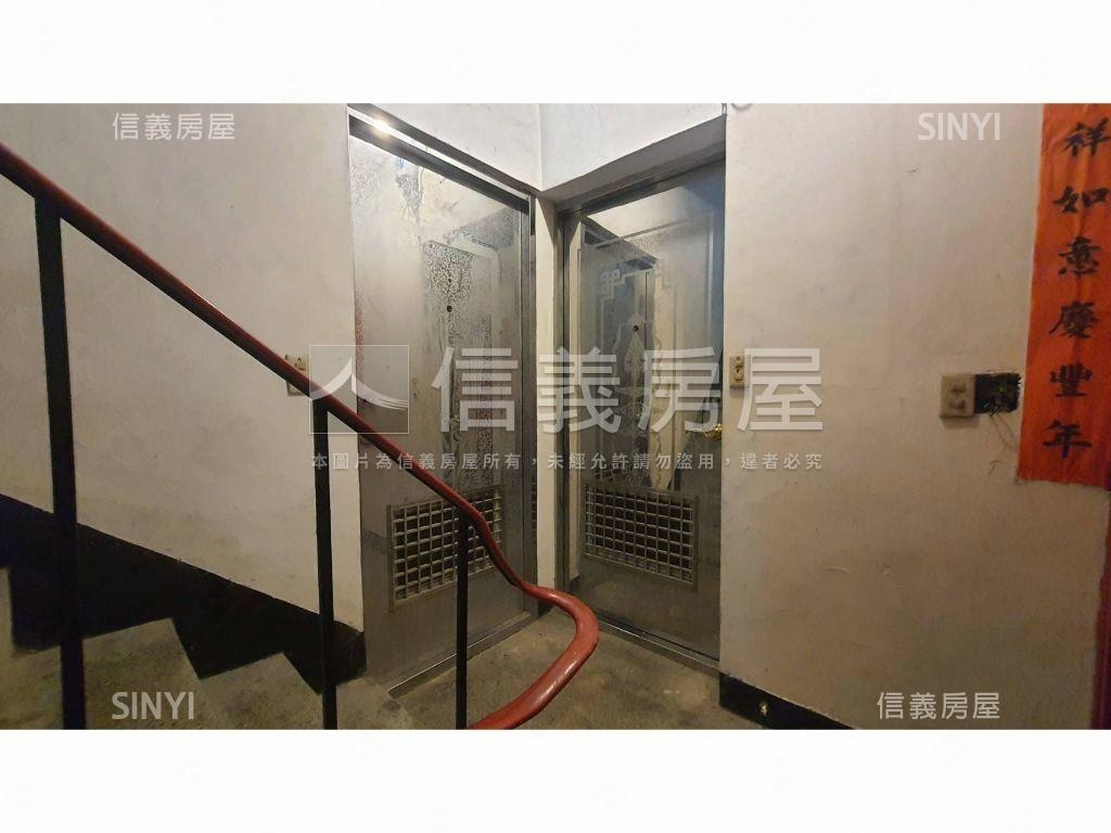 信義區邊間收租公寓房屋室內格局與周邊環境