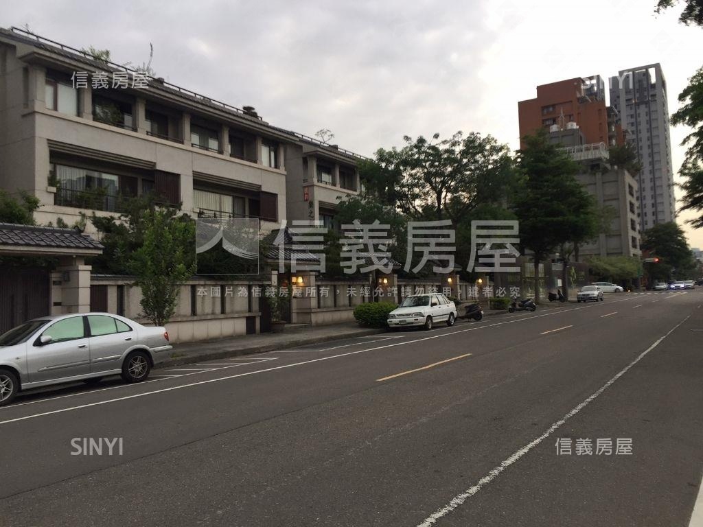 八期臨路大地坪豪墅房屋室內格局與周邊環境